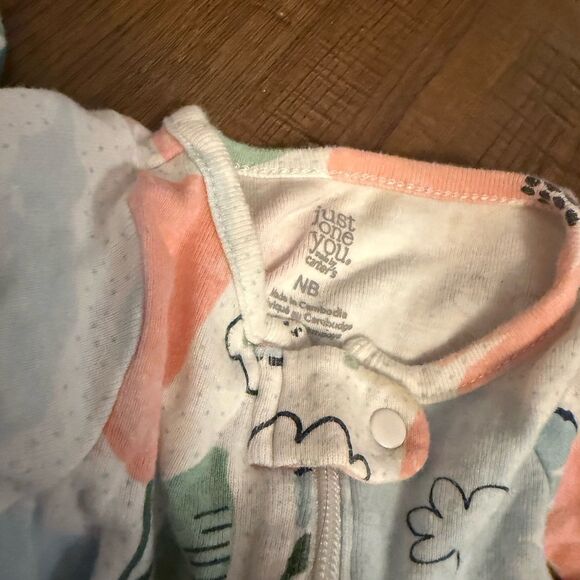 Newborn Floral Zip Sleeper Bundle | 2 Piece | Soft Pastels | Preloved - Picture 4 of 5